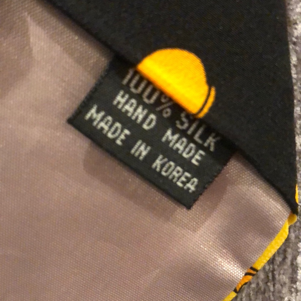 Mickey & Company Tie - Picture 3 of 3